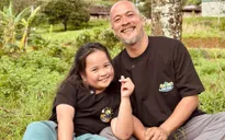 Bố con họa sĩ Hồ Việt và trải nghiệm khó quên trong 'Cha con vạn dặm'