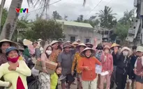 Đưa lương thực đến với vùng bị chia cắt sau bão số 13 tại Đắk Lắk