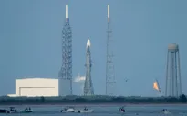 Vụ phóng tên lửa New Glenn của Jeff Bezos bị hoãn do thời tiết xấu