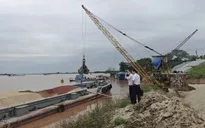 Xử phạt bến bãi tập kết vật liệu xây dựng không phép trên sông Hồng