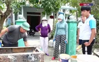 Đưa nước sạch đến người dân sau bão lũ