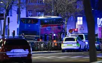 Xe bus lao vào điểm dừng giữa trung tâm thủ đô Stockholm, ít nhất 3 người thiệt mạng