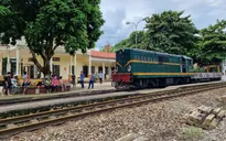 Đường sắt tiếp tục ngừng chạy một số tàu Bắc - Nam do ảnh hưởng mưa lũ