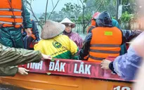 Lực lượng vũ trang tổng lực ứng cứu, hỗ trợ dân trong mưa lũ nguy cấp tại Đắk Lắk