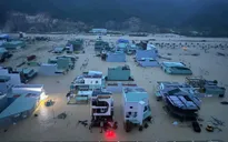 Nước lũ dâng cao bất ngờ, nhiều người dân phía Đông Gia Lai cầu cứu