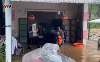 Công an, bộ đội tại Đắk Lắk oằn mình trong nước lũ cứu hộ người dân