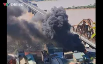 Hà Nội: Cháy nhà trong chợ ẩm thực Ngọc Lâm, khói đen cuồn cuộn bốc cao