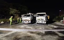 Đang hút xăng chở đi bán thì bén lửa, 2 xe bồn bốc cháy