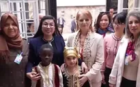 Phu nhân Thủ tướng Phạm Minh Chính thăm trung tâm bảo trợ trẻ em tại Algeria