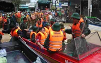 Quân khu 5 hỗ trợ khẩn cấp nhu yếu phẩm cho người dân vùng lũ Gia Lai