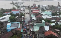 Đắk Lắk: Huy động 30 thuyền của ngư dân để cứu nạn, cứu hộ tại các khu vực ngập sâu