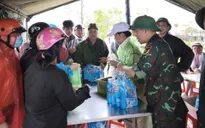 Gia Lai lập trạm cứu trợ khẩn cấp giữa tâm lũ