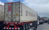 Đèo Cả vẫn tiếp tục tê liệt, CSGT phân luồng từ xa trên 4 tuyến cao tốc phía Nam