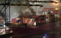 Tàu bốc cháy ở cảng, chính quyền Los Angeles (Mỹ) ban bố tình trạng khẩn cấp nghiêm trọng