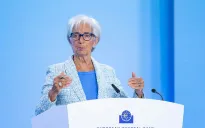 Chủ tịch ECB cảnh báo châu Âu ngày càng dễ tổn thương trước các cú sốc toàn cầu