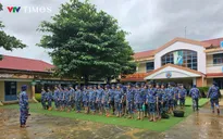 Cán bộ, học viên Học viện Hải quân chung tay dọn dẹp, giúp dân sau lũ