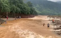 Tìm thấy nam tài xế bị lũ cuốn trôi cách hiện trường khoảng 30km