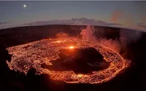 Núi lửa Kilauea ở Mỹ phun trào dòng dung nham nóng chảy dữ dội