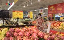 Chung tay cung ứng hàng hóa đến người dân vùng lũ