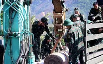 Hủy nổ an toàn quả bom khoảng 1,2 tấn được người dân phát hiện trên sông Lô