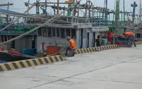 Bão số 15 mạnh thêm, vùng gần tâm bão đi qua mạnh cấp 10-12, giật cấp 15