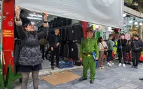 Phố cổ Hà Nội gọn gàng hơn khi đồng loạt dẹp mái che, trả lại vỉa hè