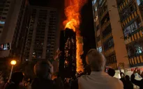 Vụ cháy chung cư tại Hong Kong (Trung Quốc): Ít nhất 44 người thiệt mạng, hàng trăm người mất tích