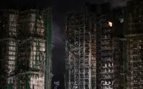 Loạt chung cư tại Hong Kong (Trung Quốc) trơ khung sau vụ cháy, số người thiệt mạng tăng lên 94