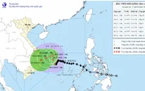 Bão số 15 di chuyển rất chậm và suy yếu dần