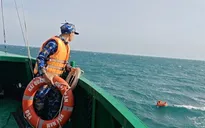 Kịp thời cứu vớt hai thuyền viên gặp nạn trên biển
