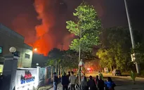 Cháy lớn xưởng sản xuất bỉm, khăn ướt ở Bắc Ninh, thiệt hại hàng trăm tỷ đồng