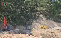 Sạt lở nghiêm trọng chia cắt nhiều tuyến đường ở Đắk Lắk