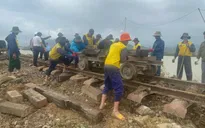 Đường sắt tạm ngừng nhiều đôi tàu SE từ 2-10/12 do hư hỏng sau mưa lũ, thiệt hại hàng chục tỷ đồng 