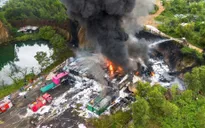 Đà Nẵng: Cháy kho hàng, lửa lan nhanh, phát ra nhiều tiếng nổ lớn