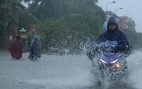 Trung Bộ bước vào đợt mưa lớn, Bắc Bộ đêm chuyển rét