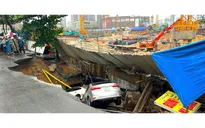 Đà Nẵng xuất hiện ''hố tử thần'' nuốt chửng xe ô tô