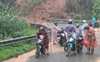 Lâm Đồng tạm đóng đèo Sông Pha do sạt lở