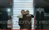 Tổng thống Modi ra sân bay đón Tổng thống Putin, mở đầu chuyến thăm quan trọng đến Ấn Độ