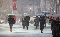 Tuyết rơi dày đặc ở Seoul, Hàn Quốc ban hành cảnh báo thảm họa thời tiết