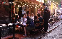 Phố cà phê đường tàu tái lấn chiếm sau giải tỏa: Nguy hiểm vẫn rình rập từng chuyến tàu