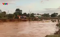 Lũ cuốn trôi đường dân sinh, 13 hộ dân ở Lâm Đồng bị cô lập