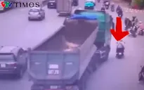 TP Hồ Chí Minh: Cảnh báo tai nạn do xe máy lọt vào điểm mù ô tô trên quốc lộ 51