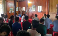 Điện Biên: Chính quyền cơ sở "cõng" dịch vụ công về bản