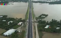 Hàng nghìn công nhân chạy đua về đích trên công trường cao tốc Cần Thơ - Cà Mau