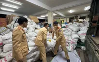 Công an Hà Nội xuyên đêm vận chuyển 70 tấn hàng cứu trợ tới bà con vùng lũ Gia Lai