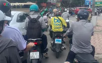 Che biển số xe máy: "Thói quen xấu" trên đường phố Hà Nội