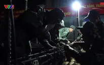 Xuyên đêm xây nhà cho người dân vùng lũ Đắk Lắk