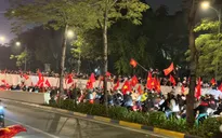 Người dân đổ ra đường ăn mừng U22 Việt Nam vô địch SEA Games 33