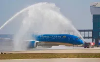 Chuyến bay chở khách đầu tiên hạ cánh tại sân bay Long Thành