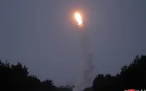 Triều Tiên phóng thử tên lửa phòng không tầm xa mới